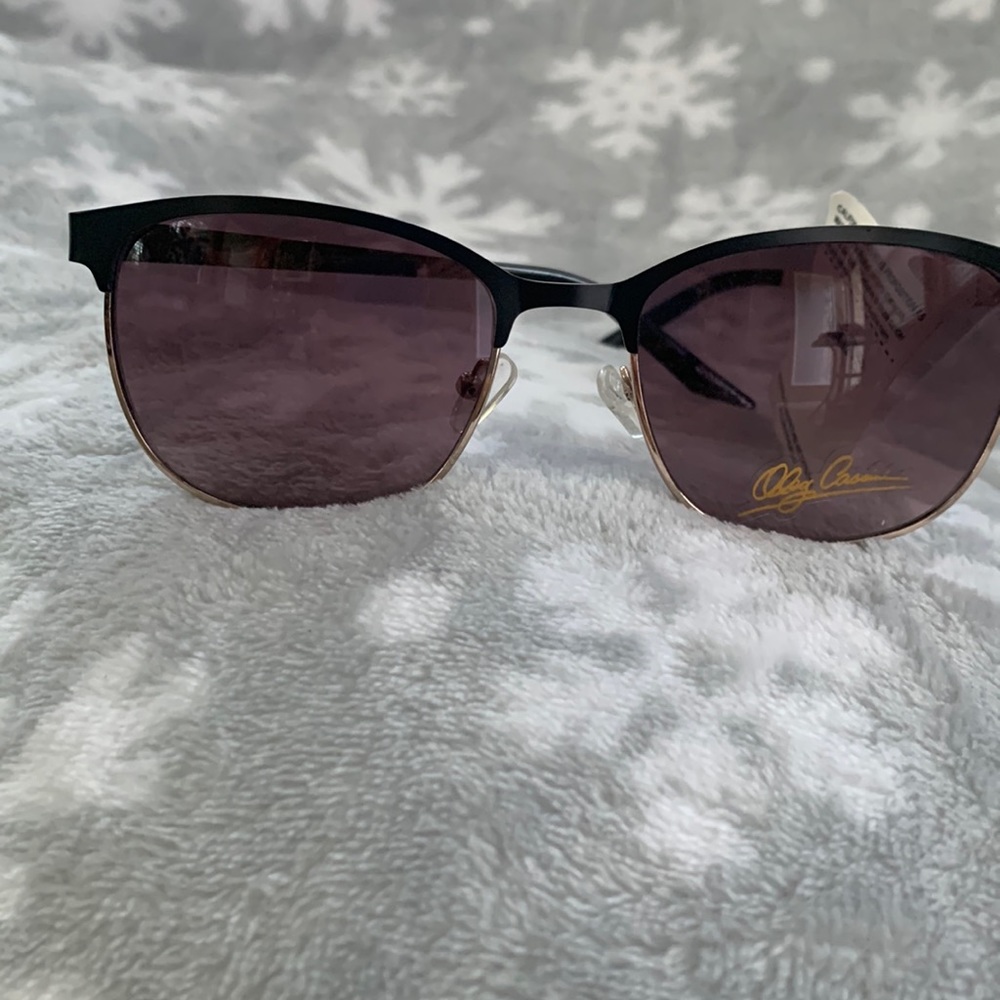 ✅FIRM PRICE✅Oleg Cassini Sunglasses